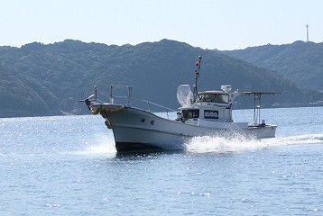 遊漁船　海龍　エサ釣り　ジギング　釣具店　長久　星賀港　船釣り　船体