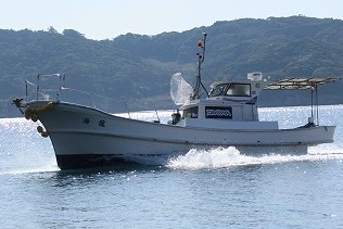 遊漁船　海龍　エサ釣り　ジギング　釣舟　星賀港　日比水道　船体